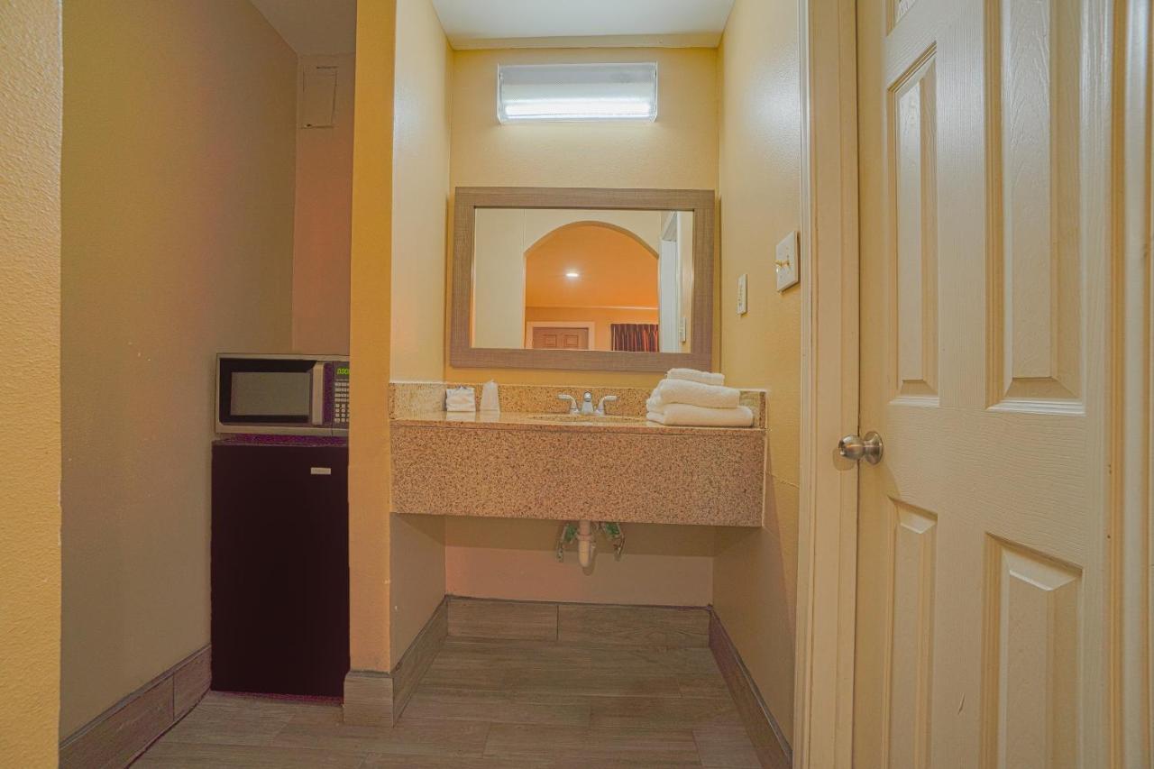 Days Inn By Wyndham Aransas Pass Εξωτερικό φωτογραφία